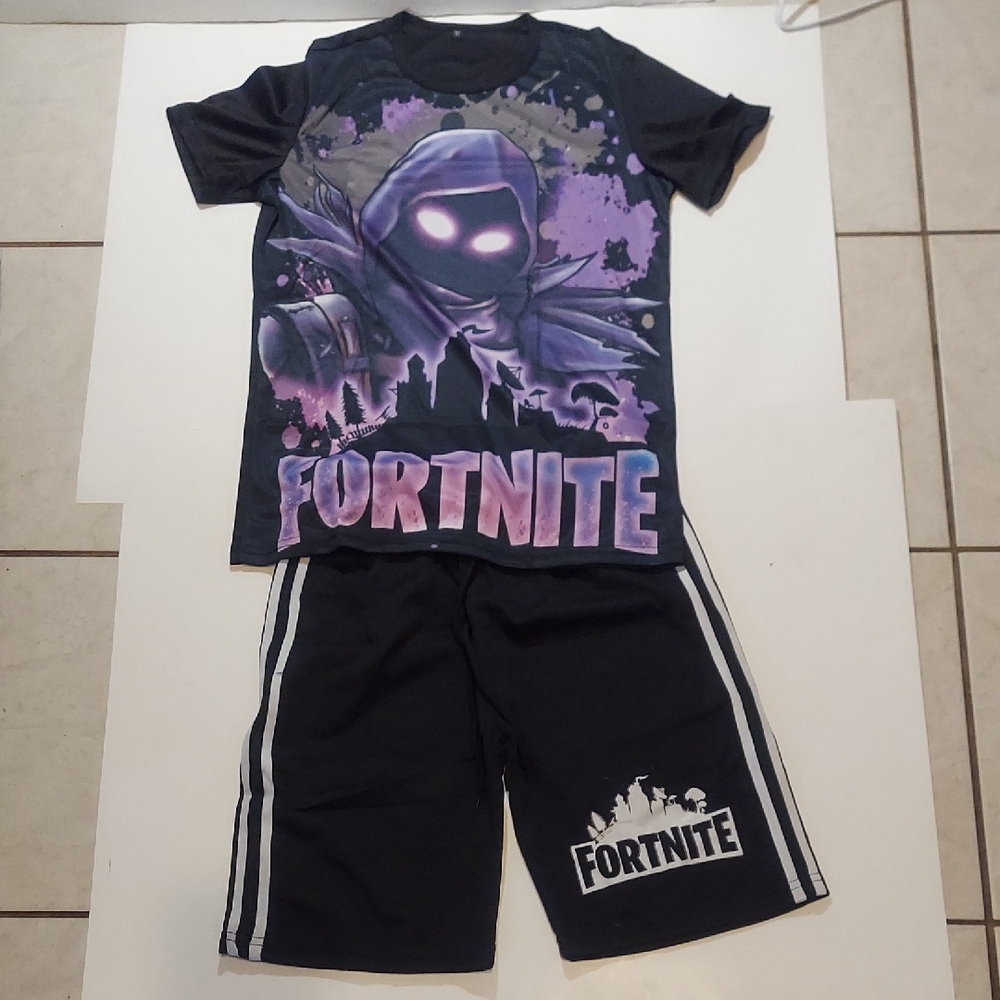 Fortnite Black and Purple Graphic T-Shirt and Shorts Set Size Medium